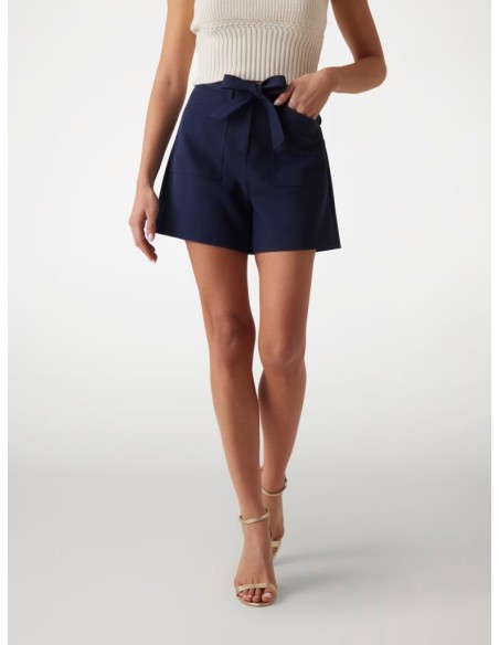 Shorts donna in crepon stretch con cintura e tasche utility Guess  | M