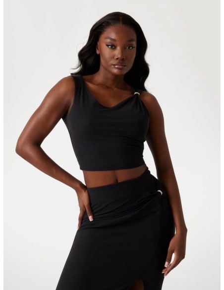 Top cropped donna senza maniche in modal con dettaglio gioiello Guess 