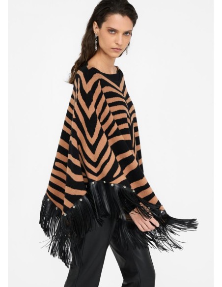 Poncho  Liu Jo con Frange Spalmate, Borchie e Scollo a Barca  | Mariad