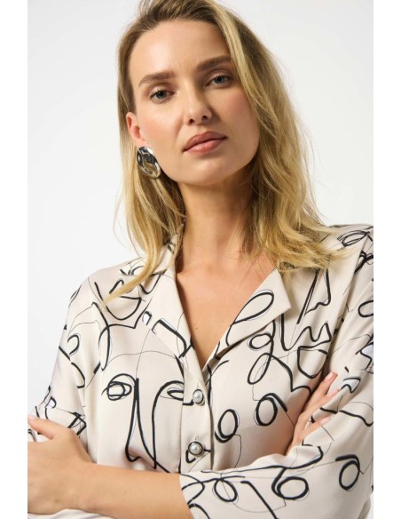 Camicia squadrata Joseph Ribkoff in raso martellato con stampa astratt