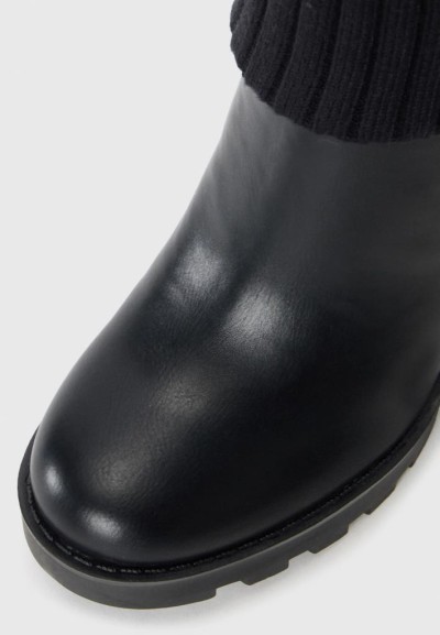 Stivaletti Donna Guess Neason con Tacco Largo e Borchie  | Mariadesole