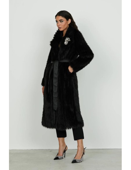 Ecopelliccia lunga GHENTY Relish con cintura in ecopelle e spille gioi