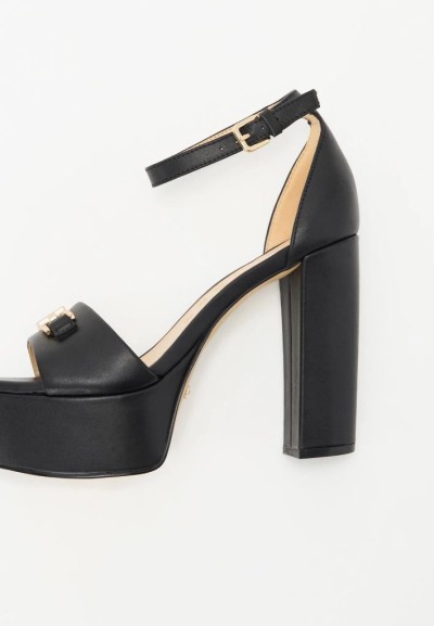 Guess Sandali con Tacco Donna Modello Settle – Eleganza e Stile  | Mar