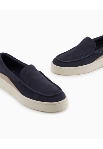 Slip-On Uomo in Pelle Scamosciata – Armani Exchange con Dettagli a Con