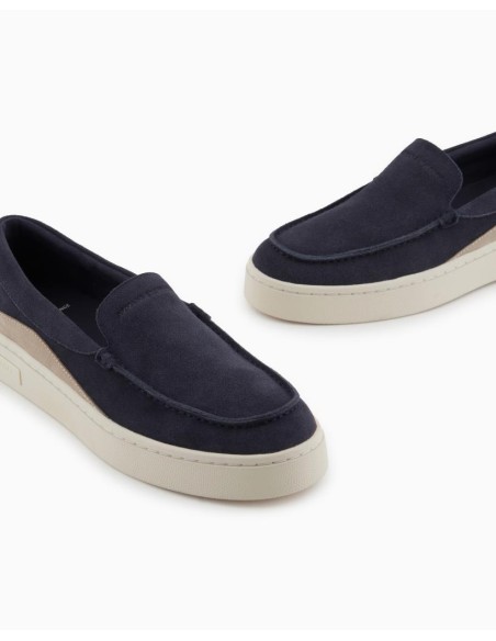 Slip-On Uomo in Pelle Scamosciata – Armani Exchange con Dettagli a Con