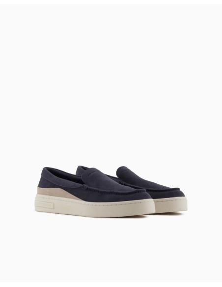 Slip-On Uomo in Pelle Scamosciata – Armani Exchange con Dettagli a Con